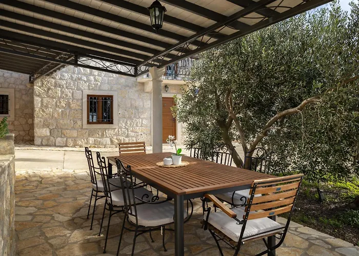 Oliva Villa *